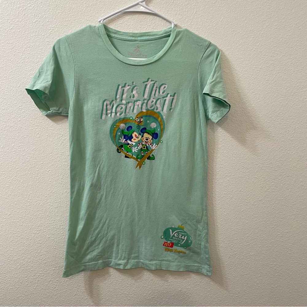 Disney parks Mickey and Minnie Christmas shirt 2017 green medium
